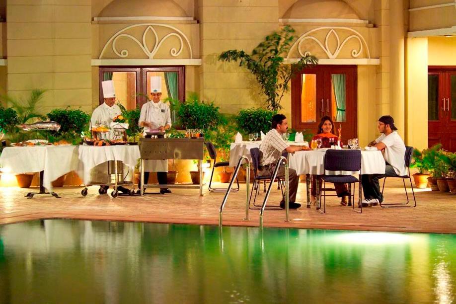 Empires Hotel Paradip Garh Экстерьер фото