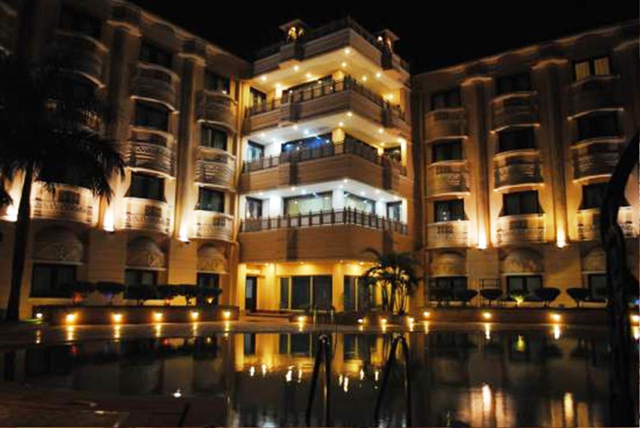 Empires Hotel Paradip Garh Экстерьер фото