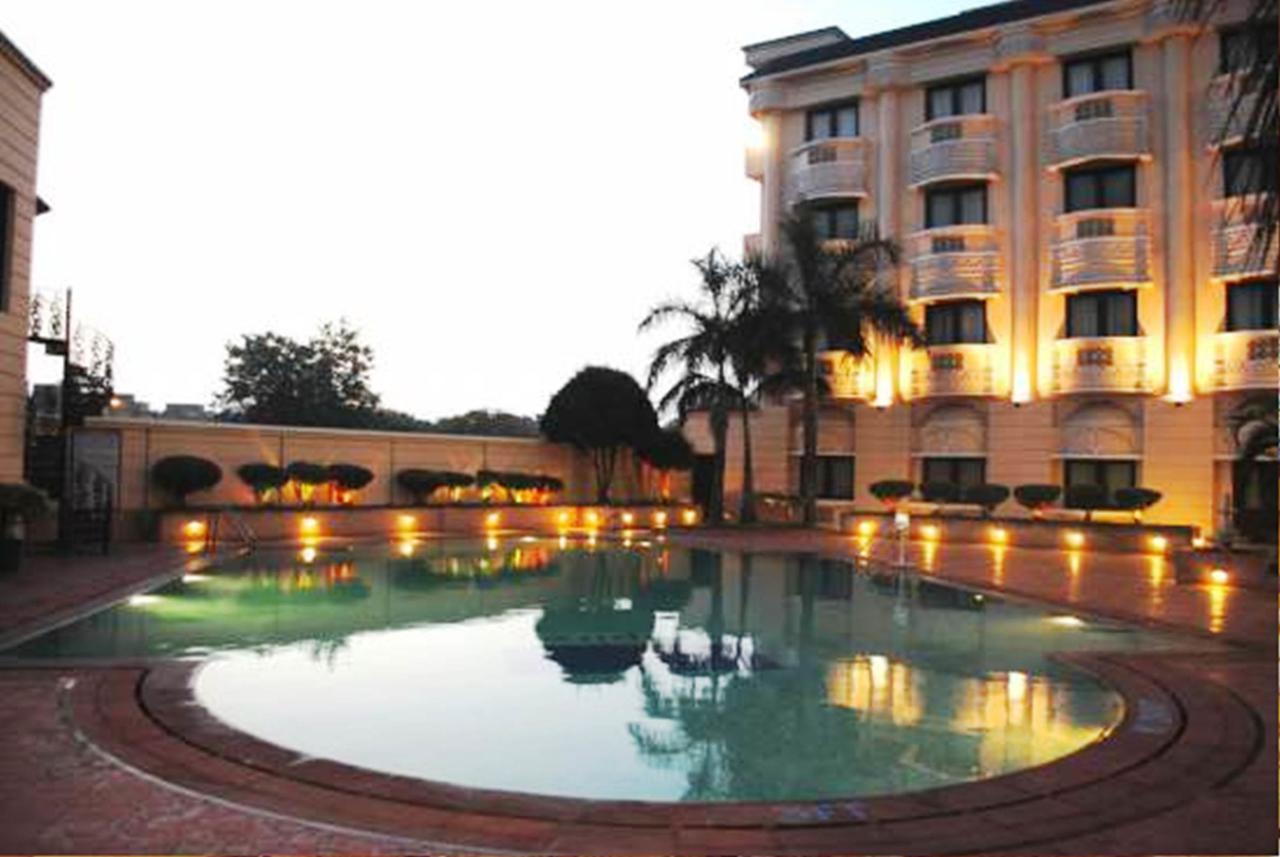 Empires Hotel Paradip Garh Экстерьер фото
