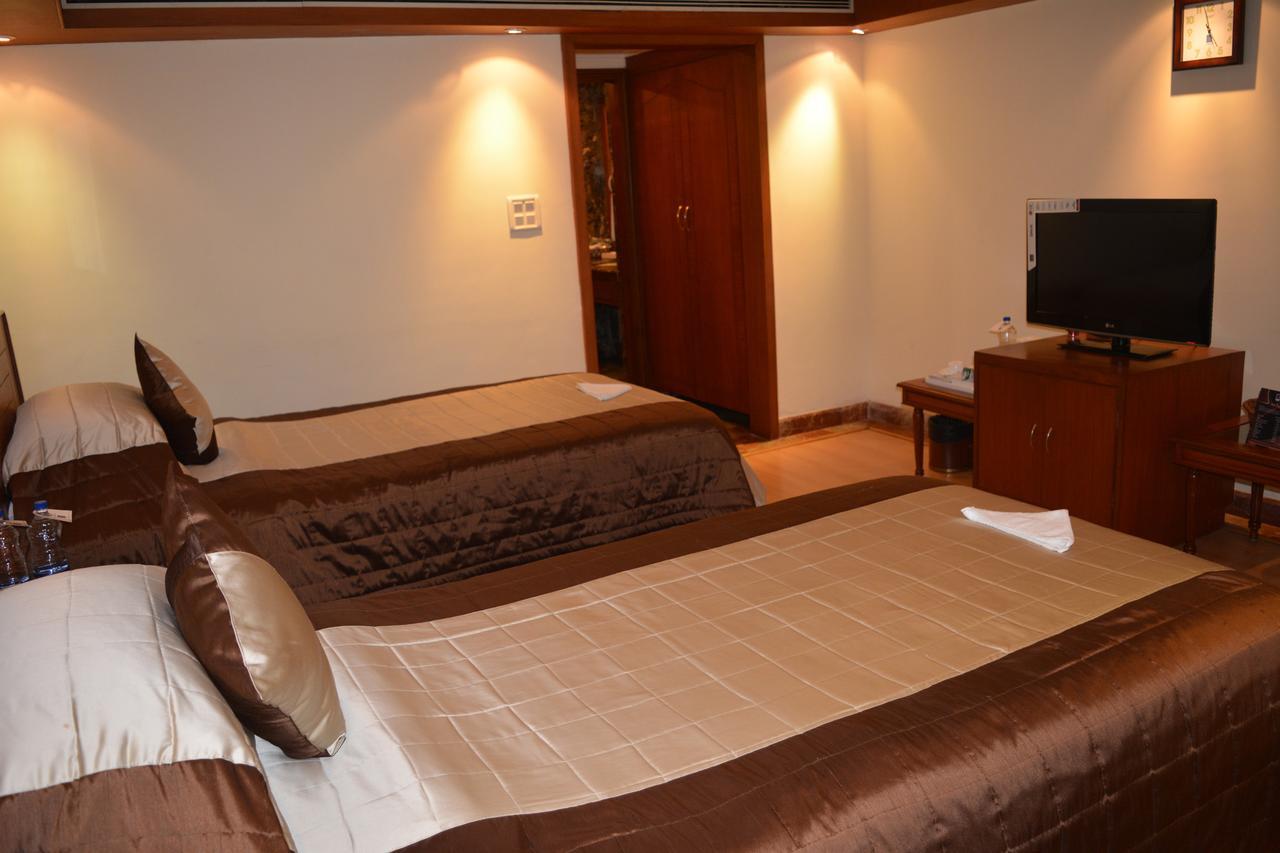 Empires Hotel Paradip Garh Номер фото